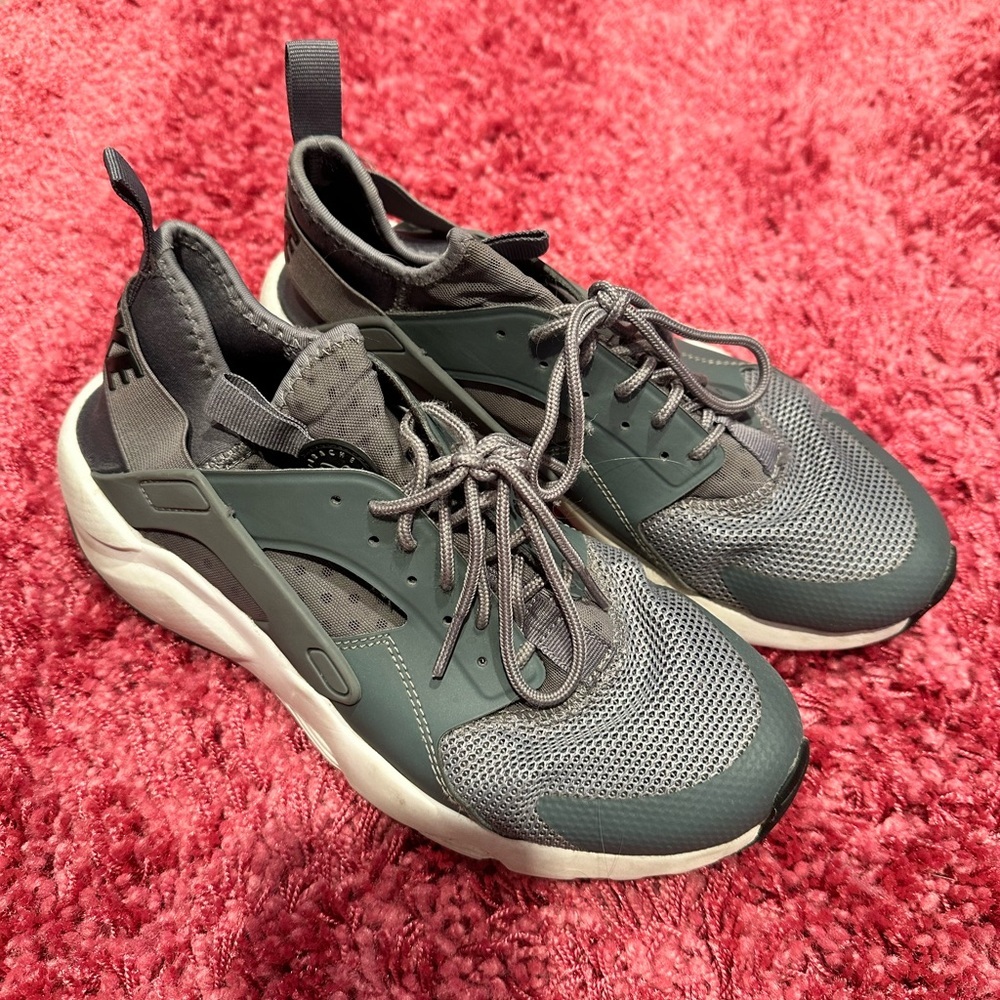 Nike Huarache Ultra Tennis Shoes